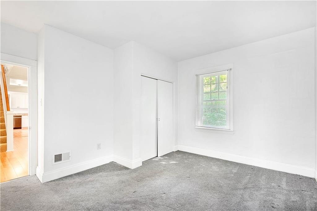 22 Terrace Road Carnegie, PA 15106 - Photo 5 of 8 Gallery Image 5