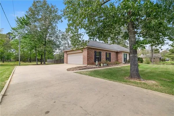 $279,000 | 106 Shady Crest Avenue, Deville, LA 71328