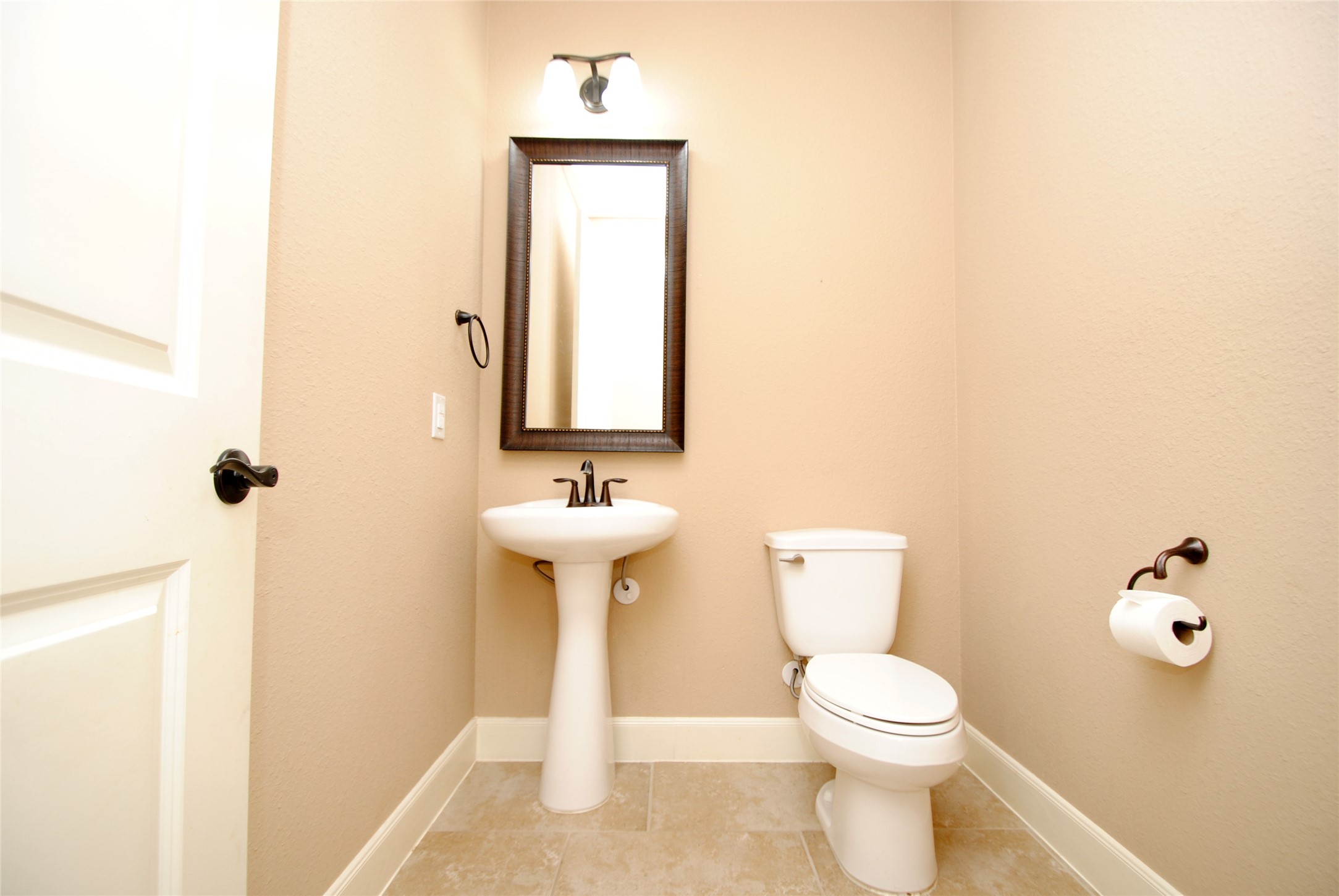 2803 Quartz Rdg Drive Rosharon, TX 77583 - Photo 32 of 44 Half Bathroom - Staged