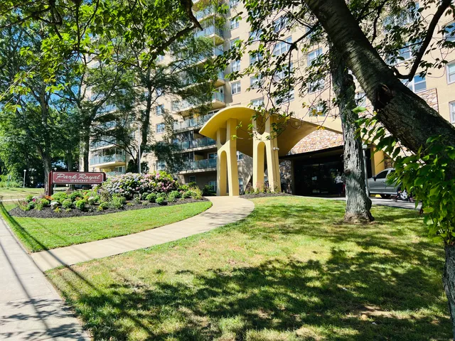 $1,835 | 2600 Park Avenue, Unit 6H, Bridgeport, CT 06604