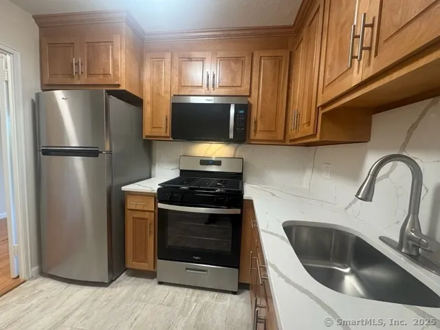 $1,835 | 2600 Park Avenue, Unit 6H, Bridgeport, CT 06604