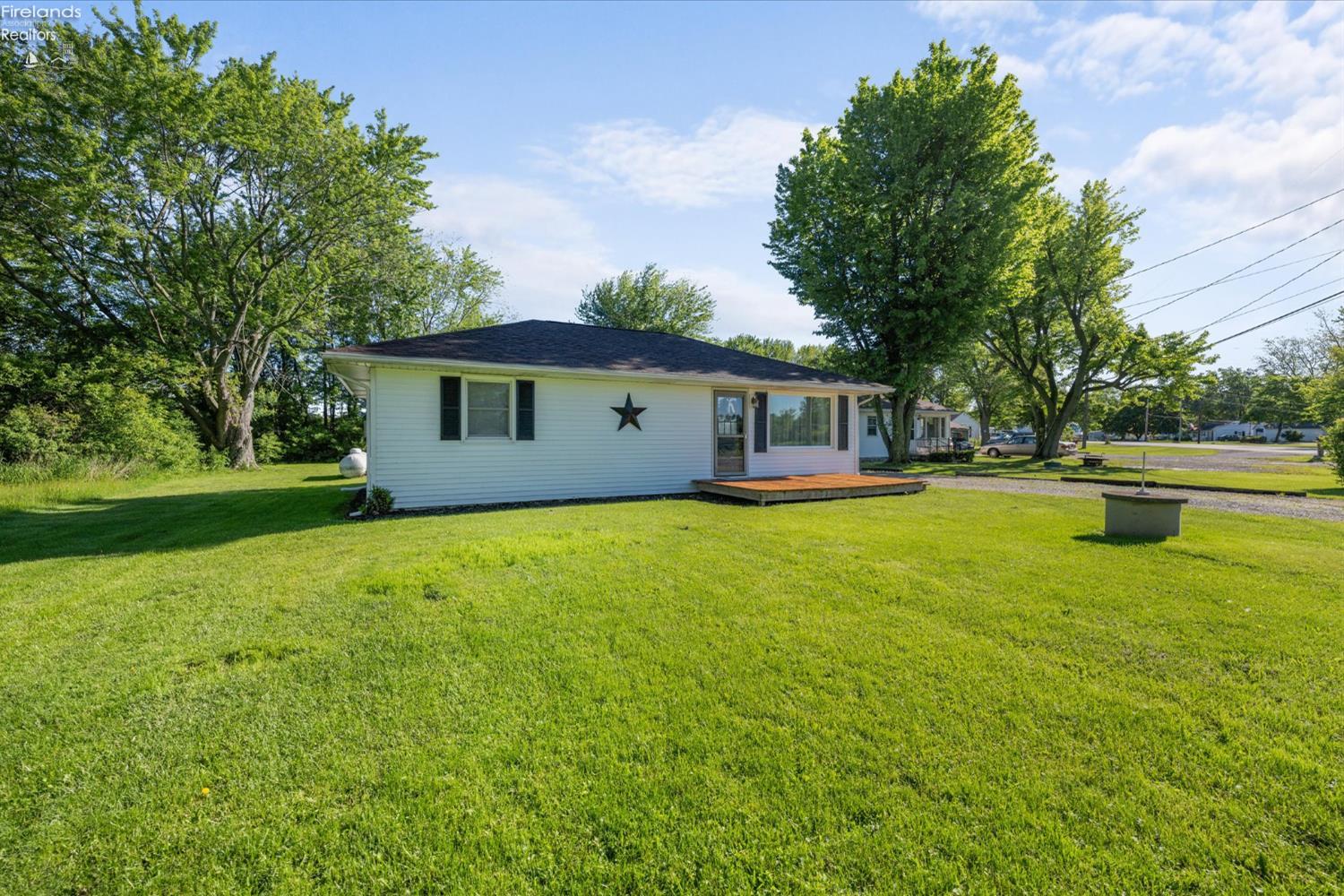 5105 West Fremont Road Port Clinton, OH 43452 - Photo 2 of 27 Gallery Image 2