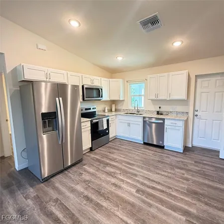 $2,000 | 575 Oakshire Lane, Lehigh Acres, FL 33972