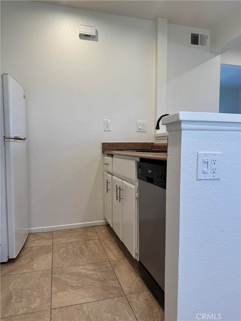 3645 Country Oaks Loop, Unit G Ontario, CA 91761 - Photo 9 of 22