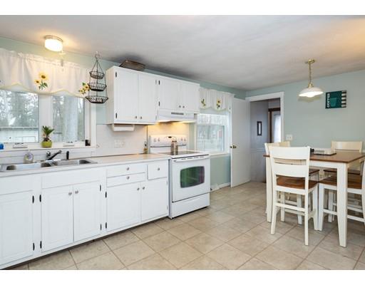 117 Tioga Street Springfield, MA 01128 - Photo 14 of 29