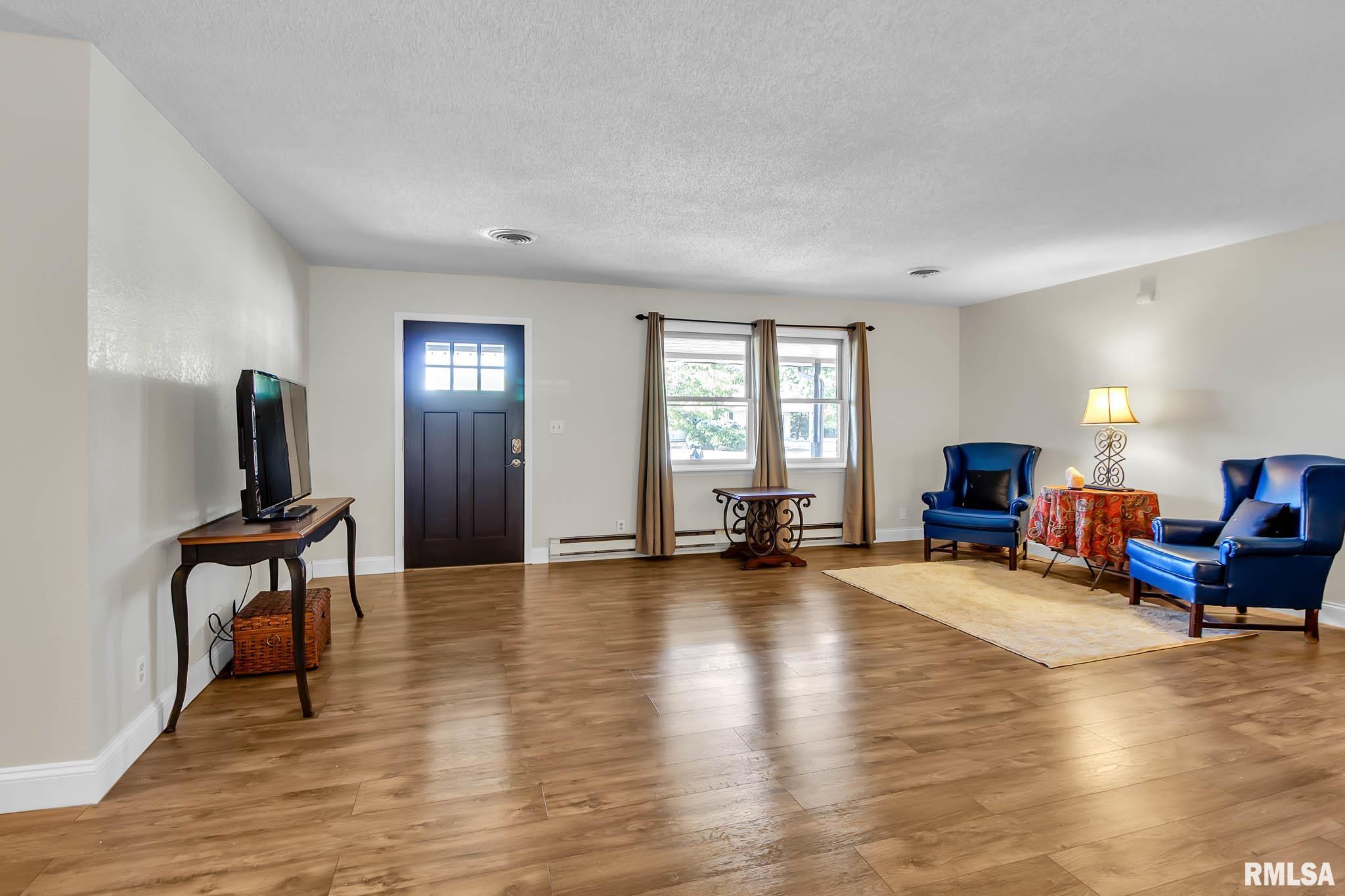 1308 Rae Lane Carterville, IL 62918 - Photo 6 of 44 Gallery Image 6