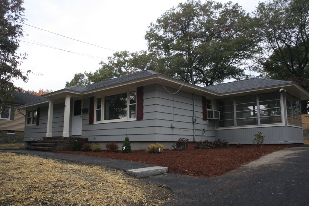 81 Colonial Road Lawrence, MA 01843 - Photo 3 of 14 Gallery Image 3