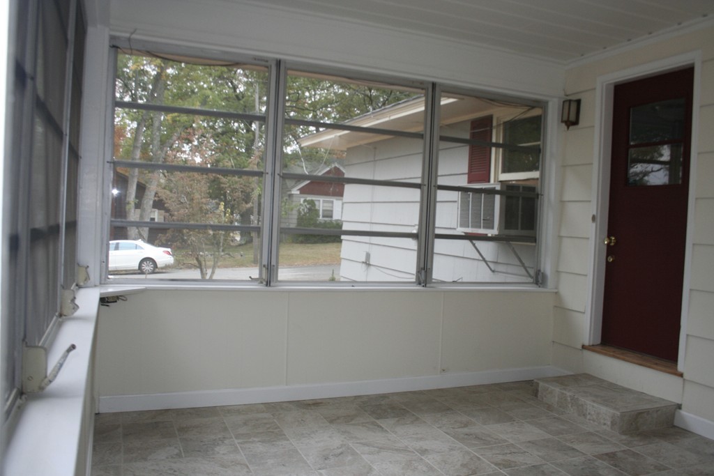 81 Colonial Road Lawrence, MA 01843 - Photo 4 of 14 Gallery Image 4