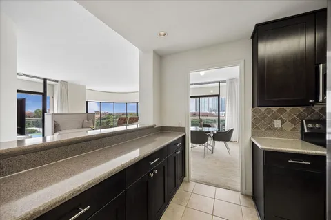 $398,980 | 1701 Hermann Drive, Unit 5B, Houston, TX 77004