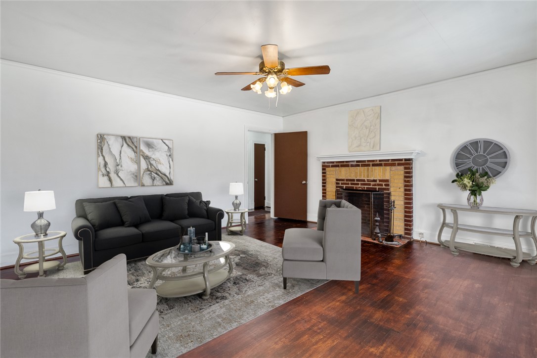 113 Brookside Circle Belton, SC 29627 - Photo 8 of 34 Virtually Staged - Living Room