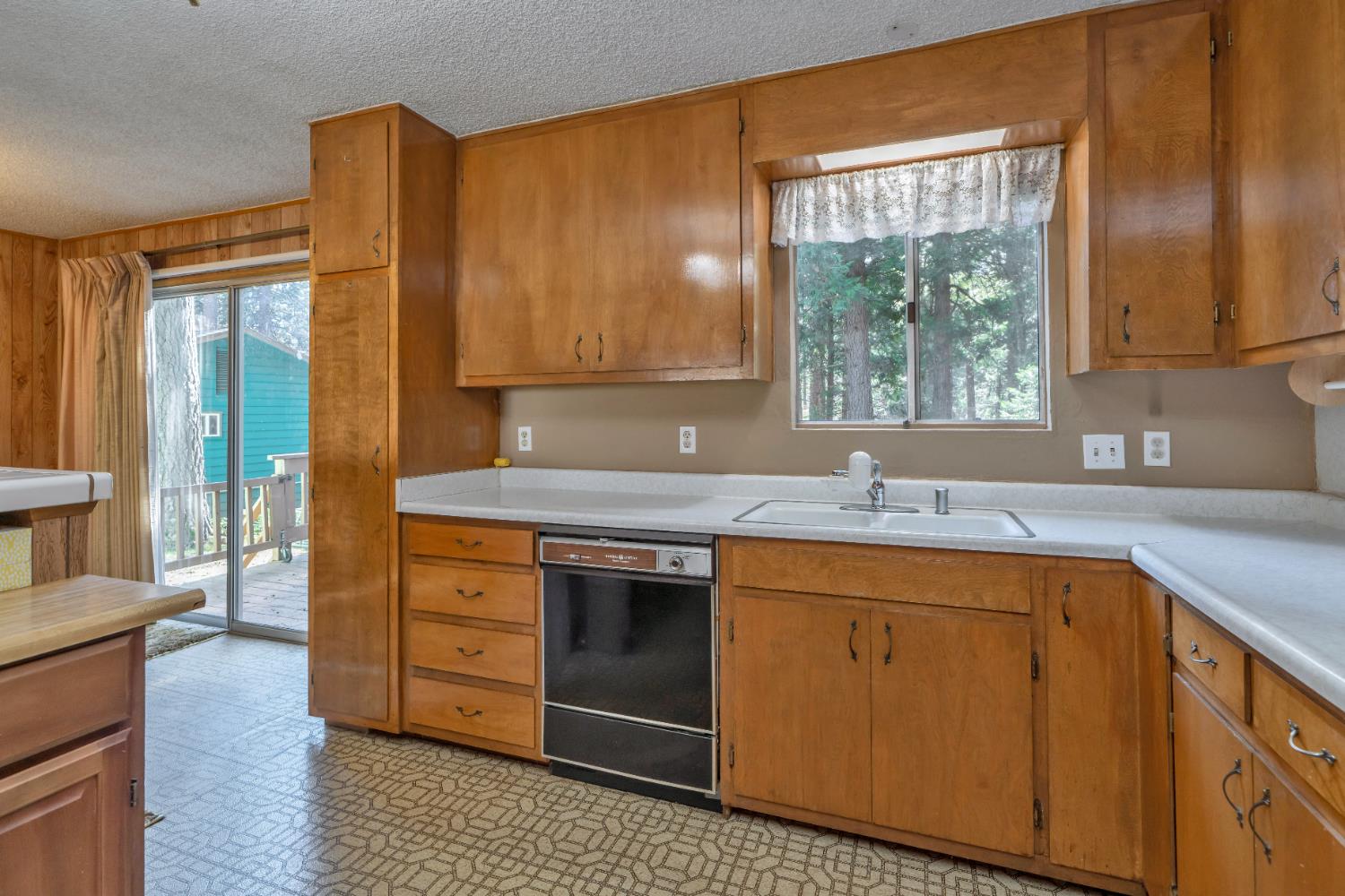 5224 Doe View Place Pollock Pines, CA 95726 - Photo 13 of 27