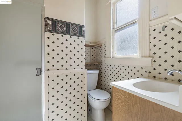 $795,000 | 102 Hamilton Place, Oakland, CA 94611