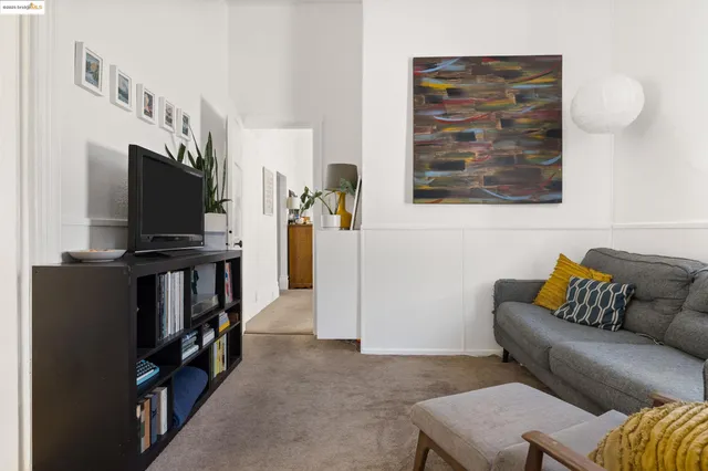 $795,000 | 102 Hamilton Place, Oakland, CA 94611