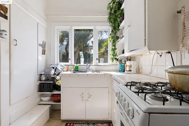 $795,000 | 102 Hamilton Place, Oakland, CA 94611