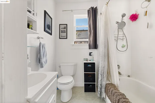 $795,000 | 102 Hamilton Place, Oakland, CA 94611