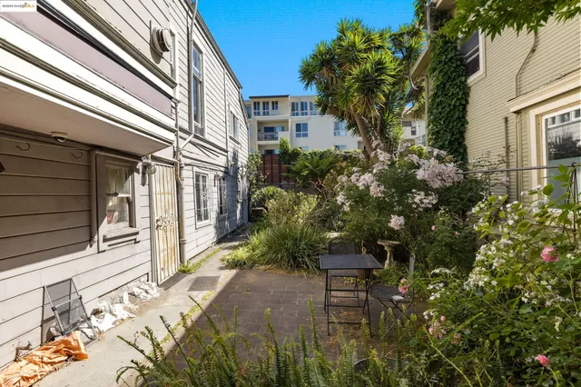 $795,000 | 102 Hamilton Place, Oakland, CA 94611