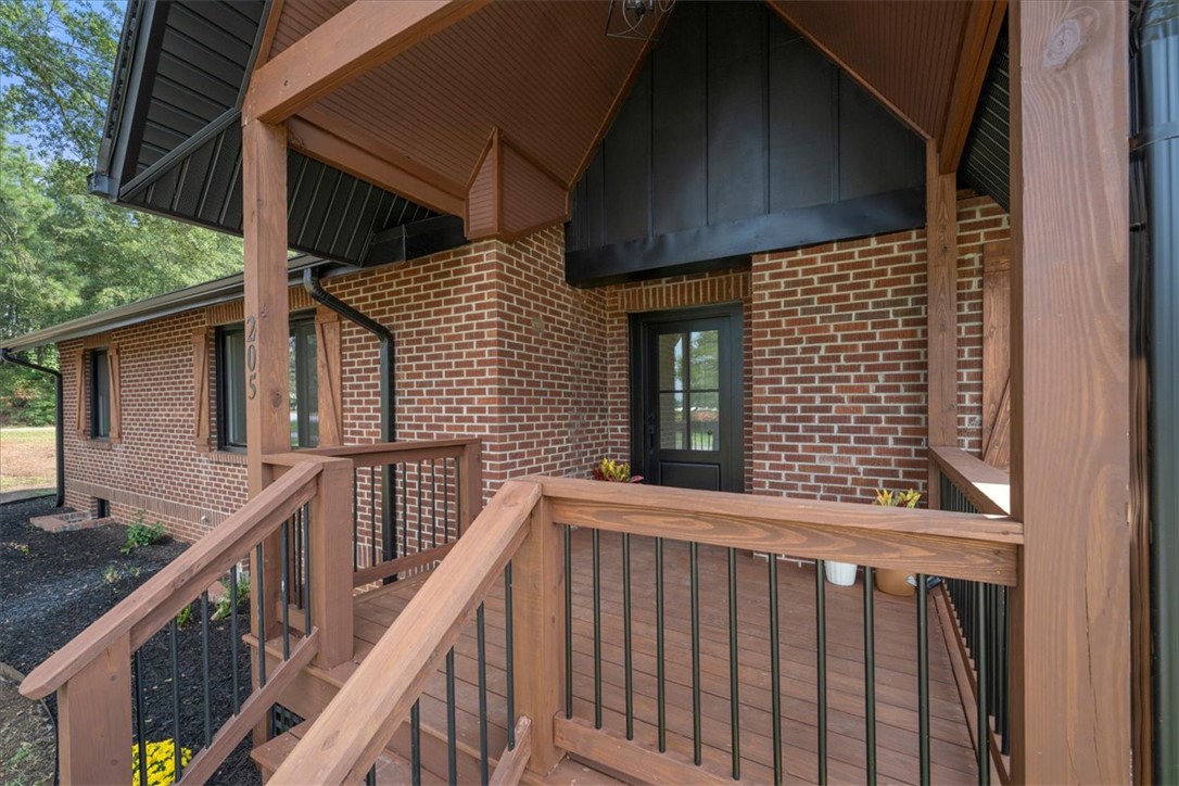 205 North Chestnut Street Seneca, SC 29678 - Photo 3 of 45