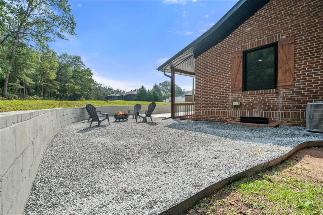 205 North Chestnut Street Seneca, SC 29678 - Photo 4 of 45