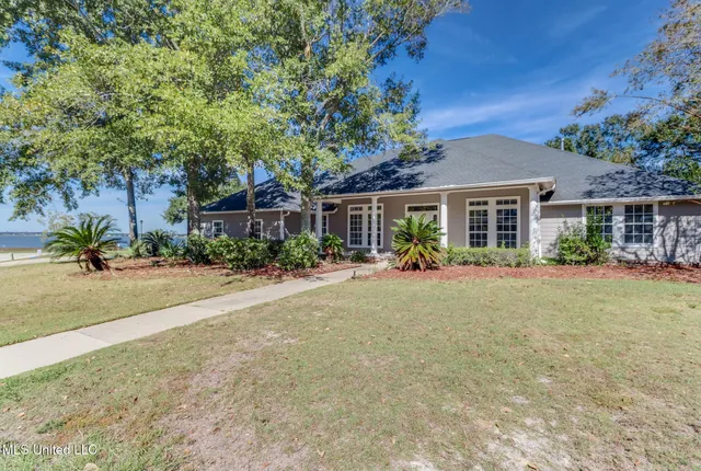 $519,500 | 454 Carmargue Lane, Biloxi, MS 39531
