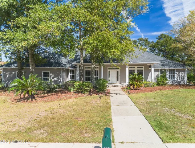 $519,500 | 454 Carmargue Lane, Biloxi, MS 39531