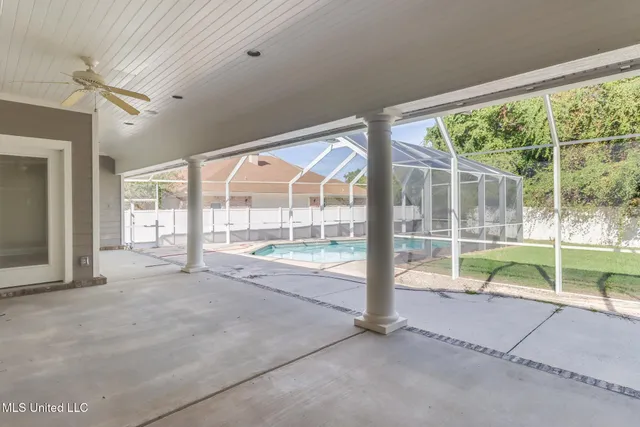 $519,500 | 454 Carmargue Lane, Biloxi, MS 39531