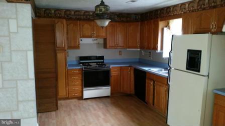 8246 Cornwall Road Baltimore, MD 21222 - Photo 5 of 18 Interior (General)