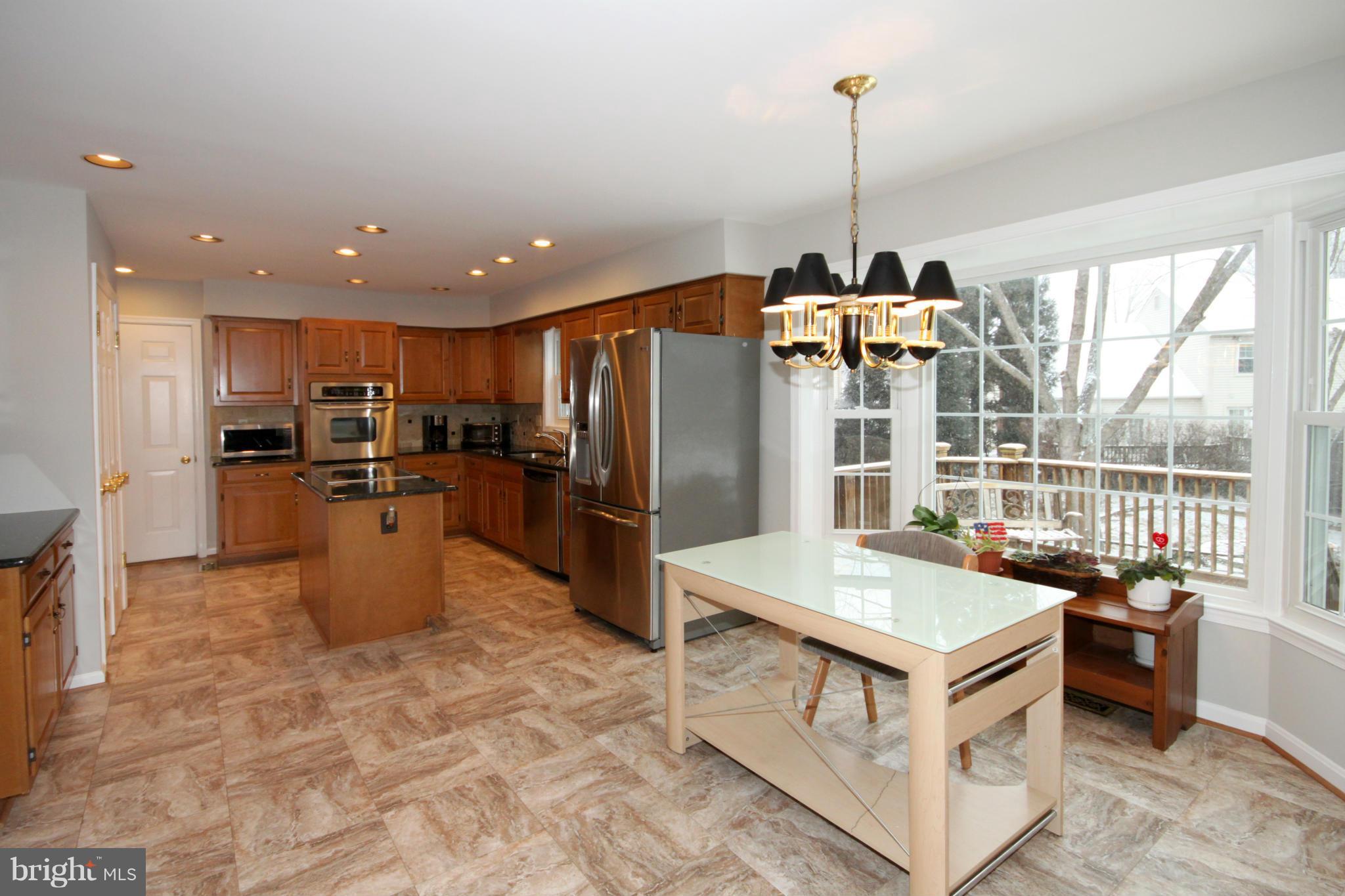 10168 Wavell Road Fairfax, VA 22032 - Photo 12 of 30 Kitchen