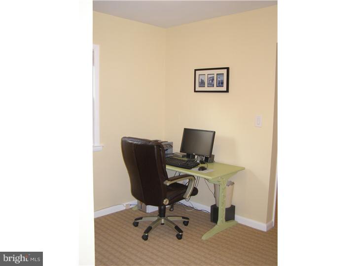 247 Clamer Road Ewing, NJ 08628 - Photo 18 of 20 Office / Study