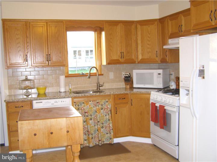 247 Clamer Road Ewing, NJ 08628 - Photo 7 of 20 Kitchen