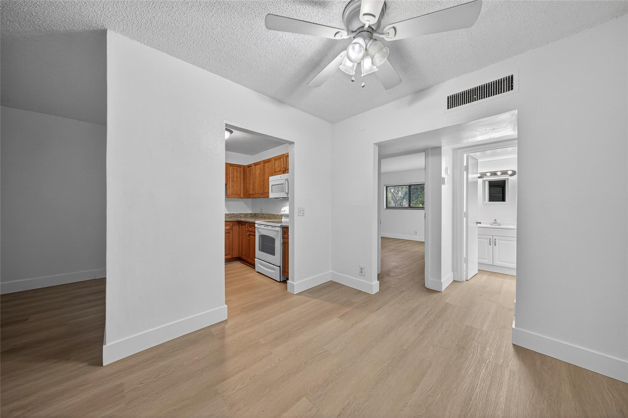 2201 Northeast 36th Street, Unit 105 Lighthouse Point, FL 33064 - Photo 9 of 25 Photo 9
