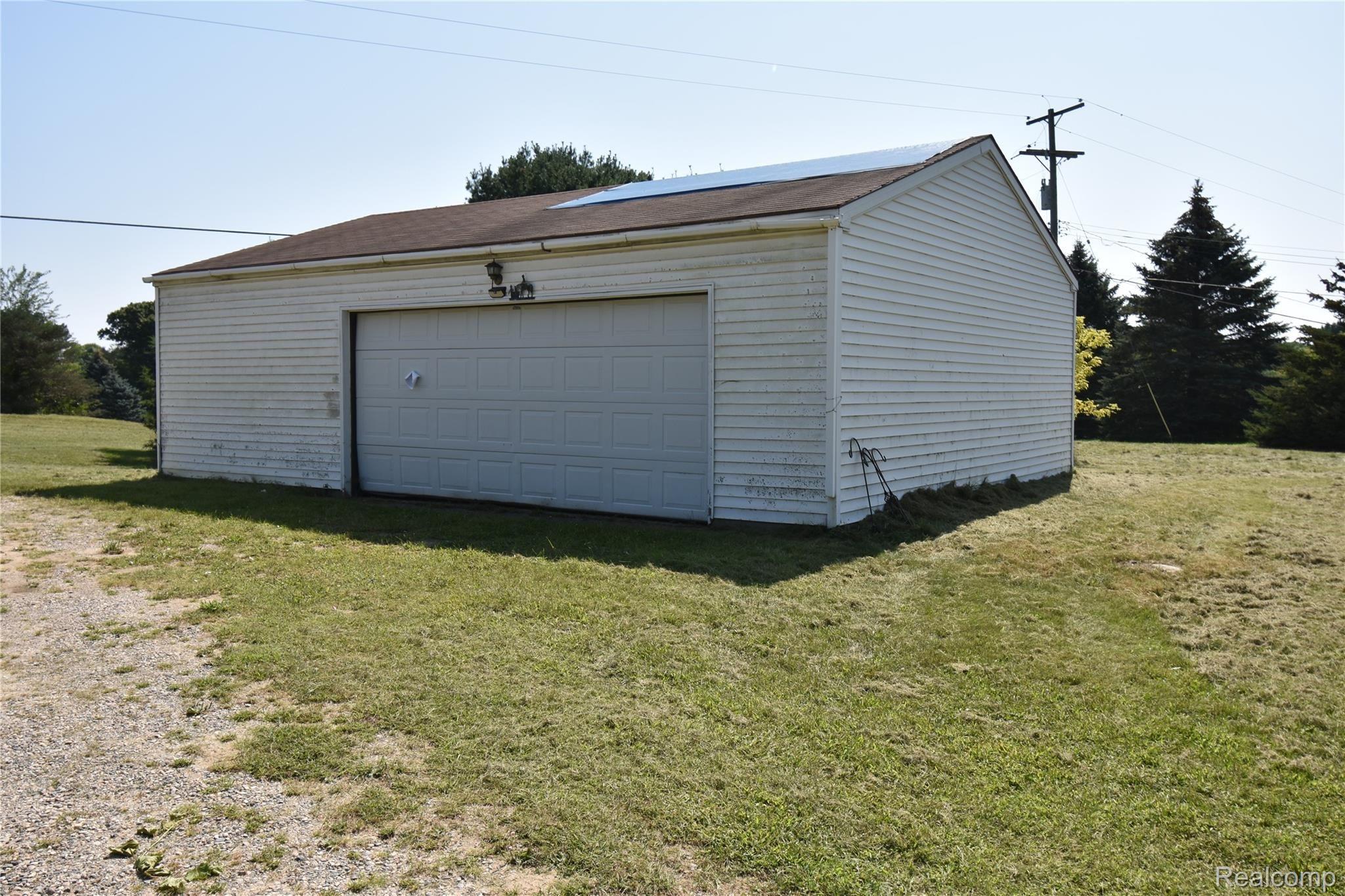 2 GARAGE.JPG