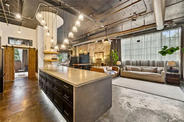 $5,500 | 881 Memorial Drive Southeast, Unit 118, Atlanta, GA 30316