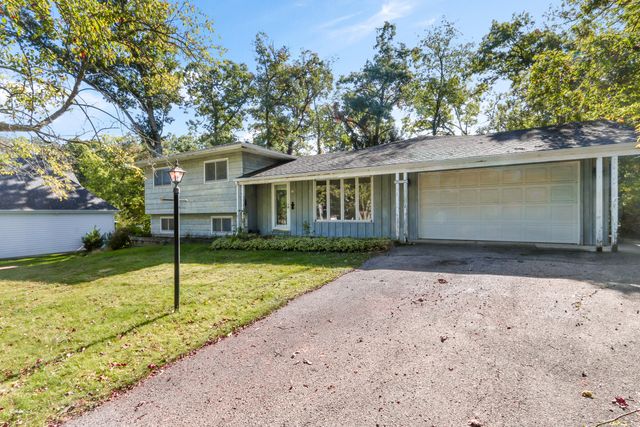 853 Sauganash Drive, Fontana, WI 53125