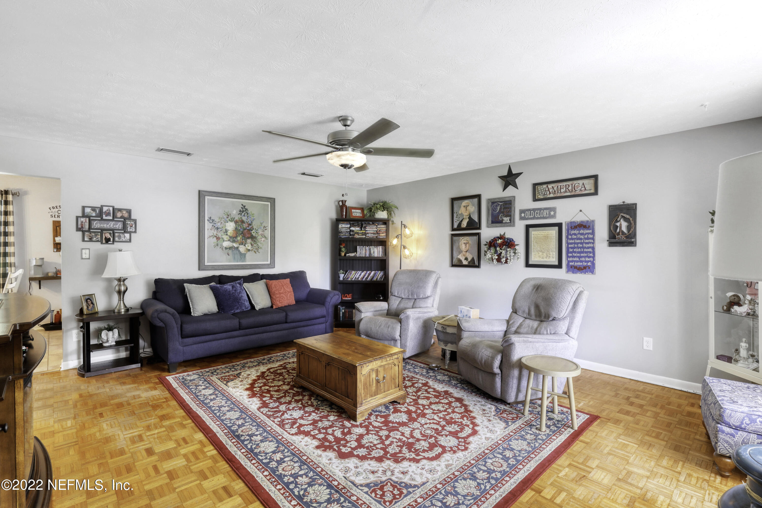 4168 Pine Road Orange Park, FL 32065 - Photo 4 of 22 LIKVING ROOM