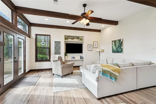 $310,000 | 33001 Horseshoe Road North, Independence, LA 70443