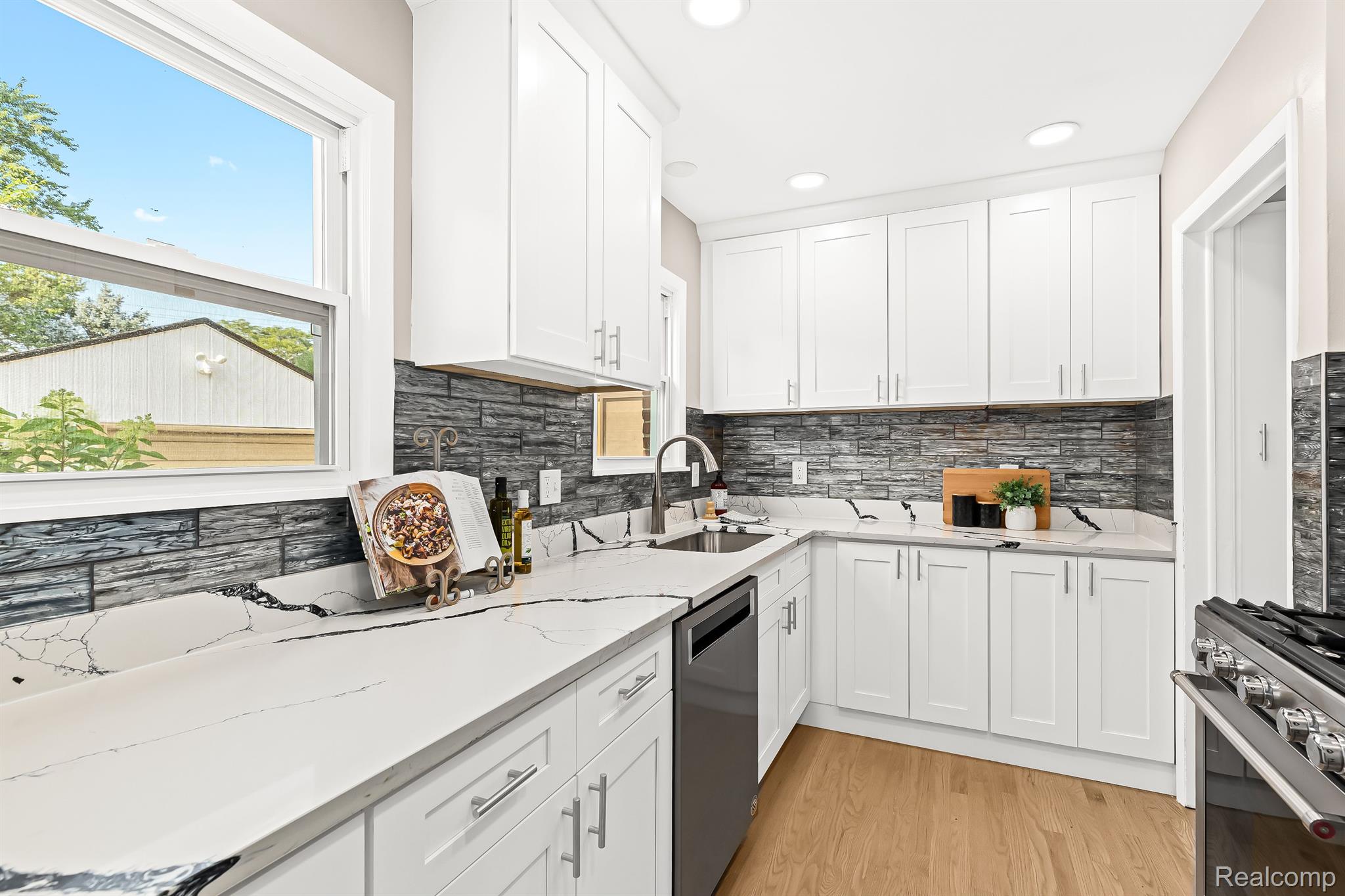 2457 Pembroke Road Birmingham, MI 48009 - Photo 17 of 35 Gallery Image 17