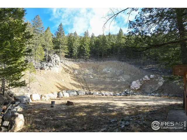 a view of outdoor space with green space