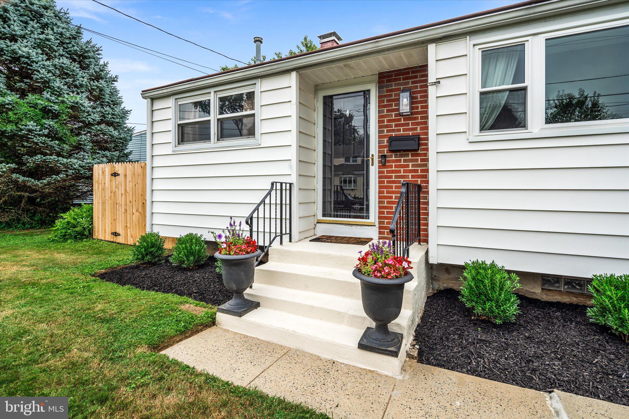 61 Gerard Road Hamilton, NJ 08620 - Photo 3 of 27