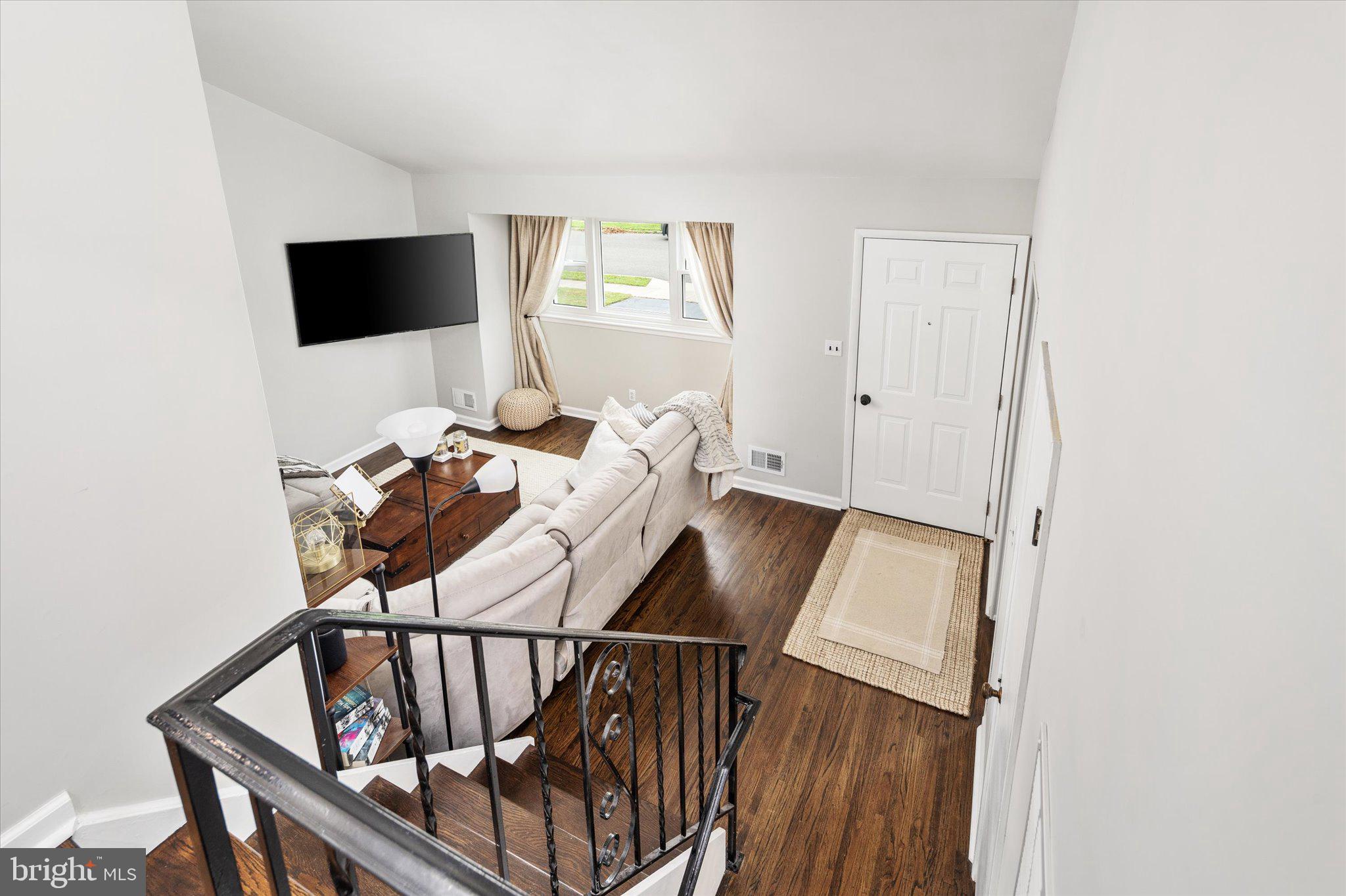 61 Gerard Road Hamilton, NJ 08620 - Photo 4 of 27