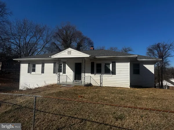 $2,800 | 18312 Chestnut Drive, Triangle, VA 22172