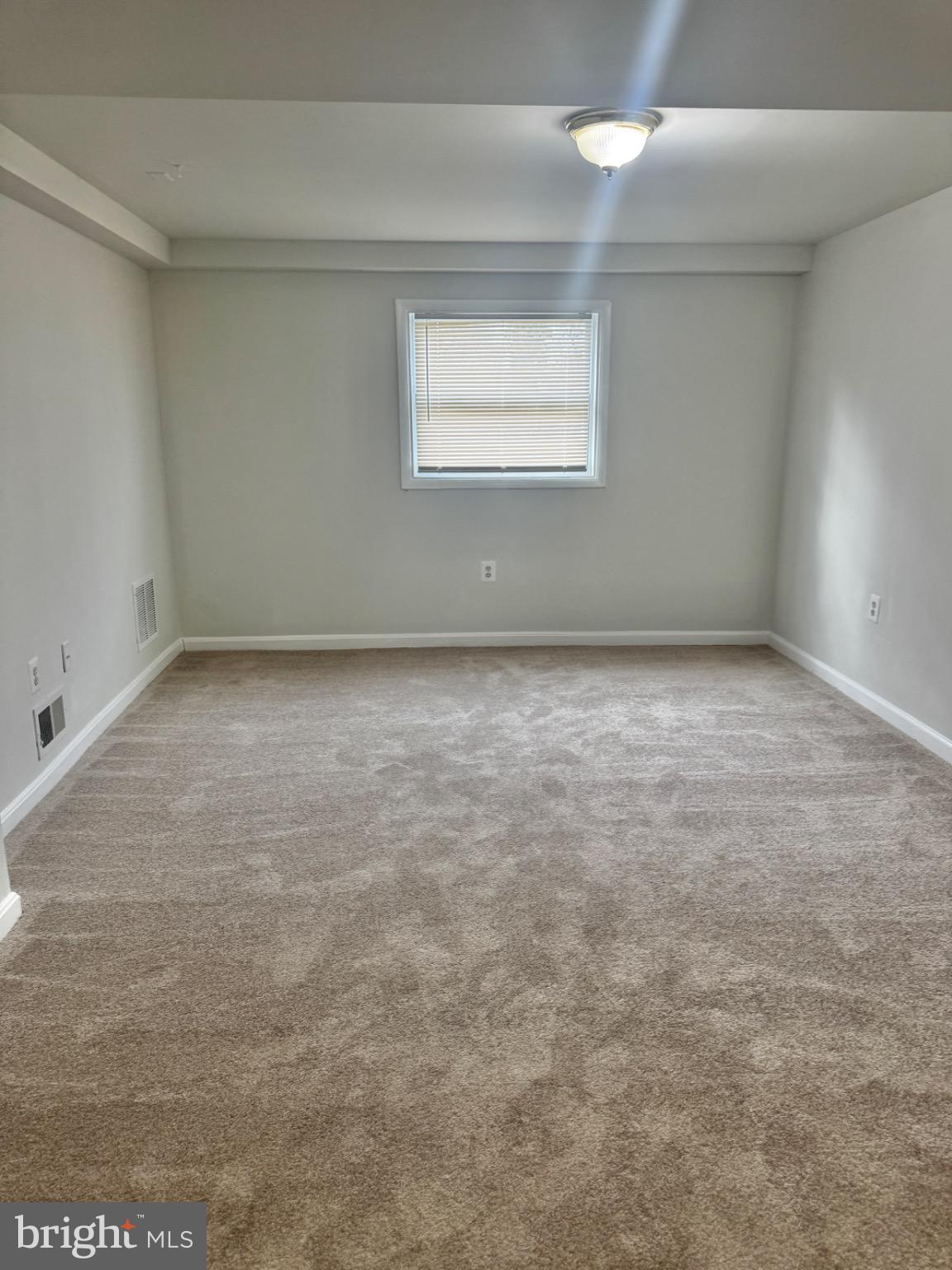 18312 Chestnut Drive Triangle, VA 22172 - Photo 10 of 20 Bright and inviting blank canvas space.