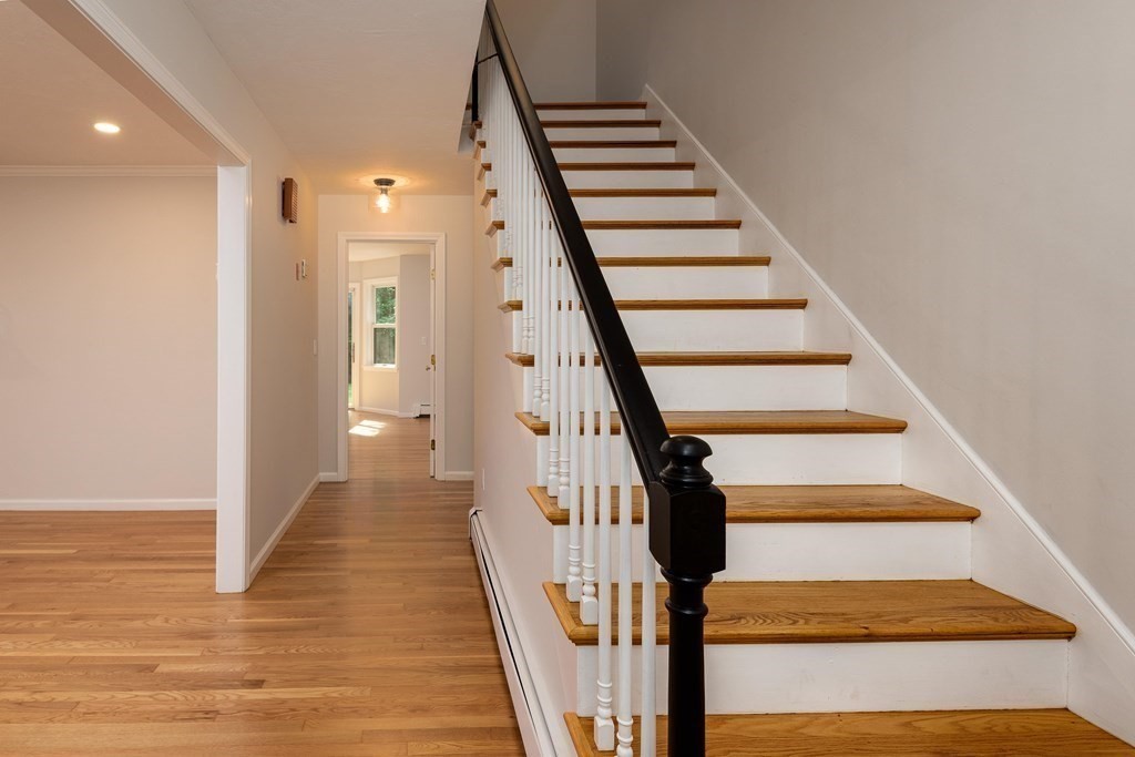 89 Saddle Hill Road Hopkinton, MA 01748 - Photo 4 of 41 Gallery Image 4