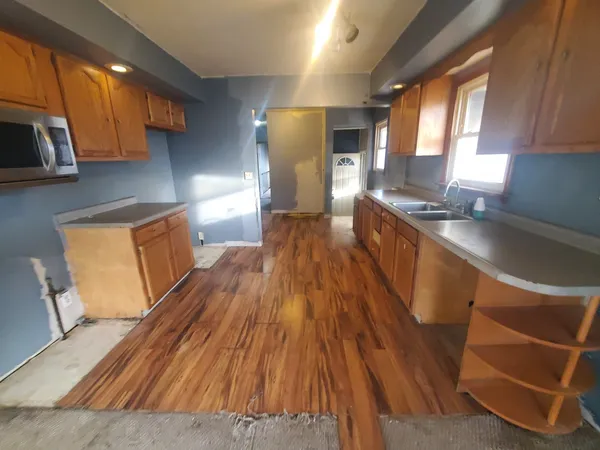 $98,000 | 2725 West 49th Street, Davenport, IA 52806