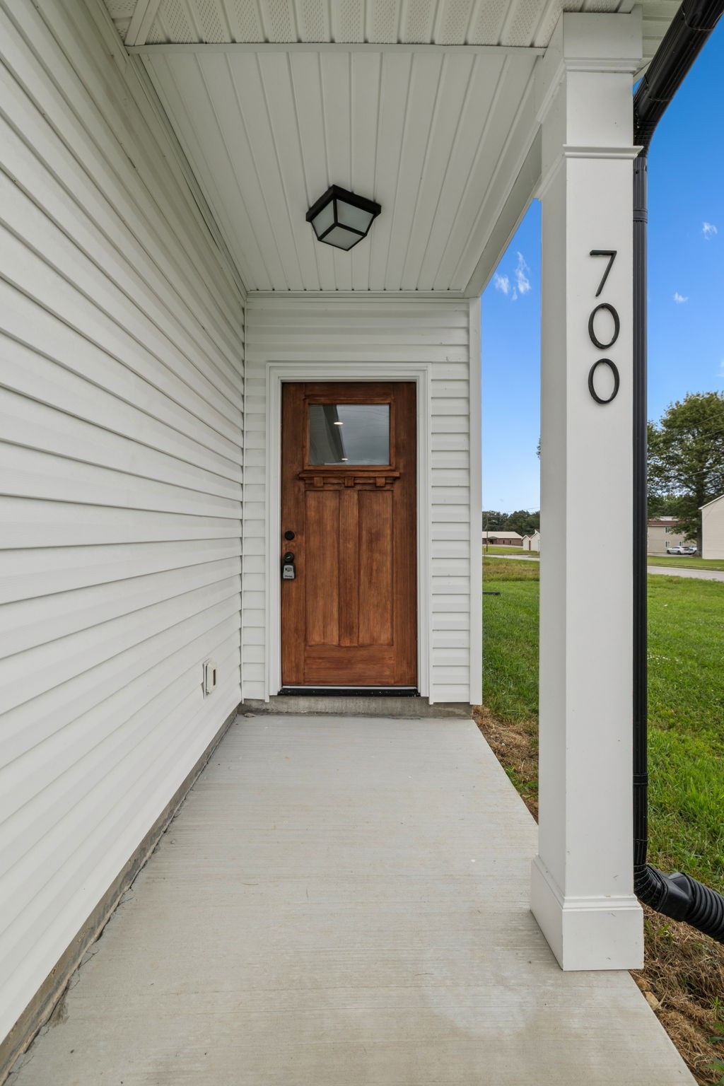 700 Robinson Road Smithville, TN 37166 - Photo 4 of 36 a view of an empty room and window