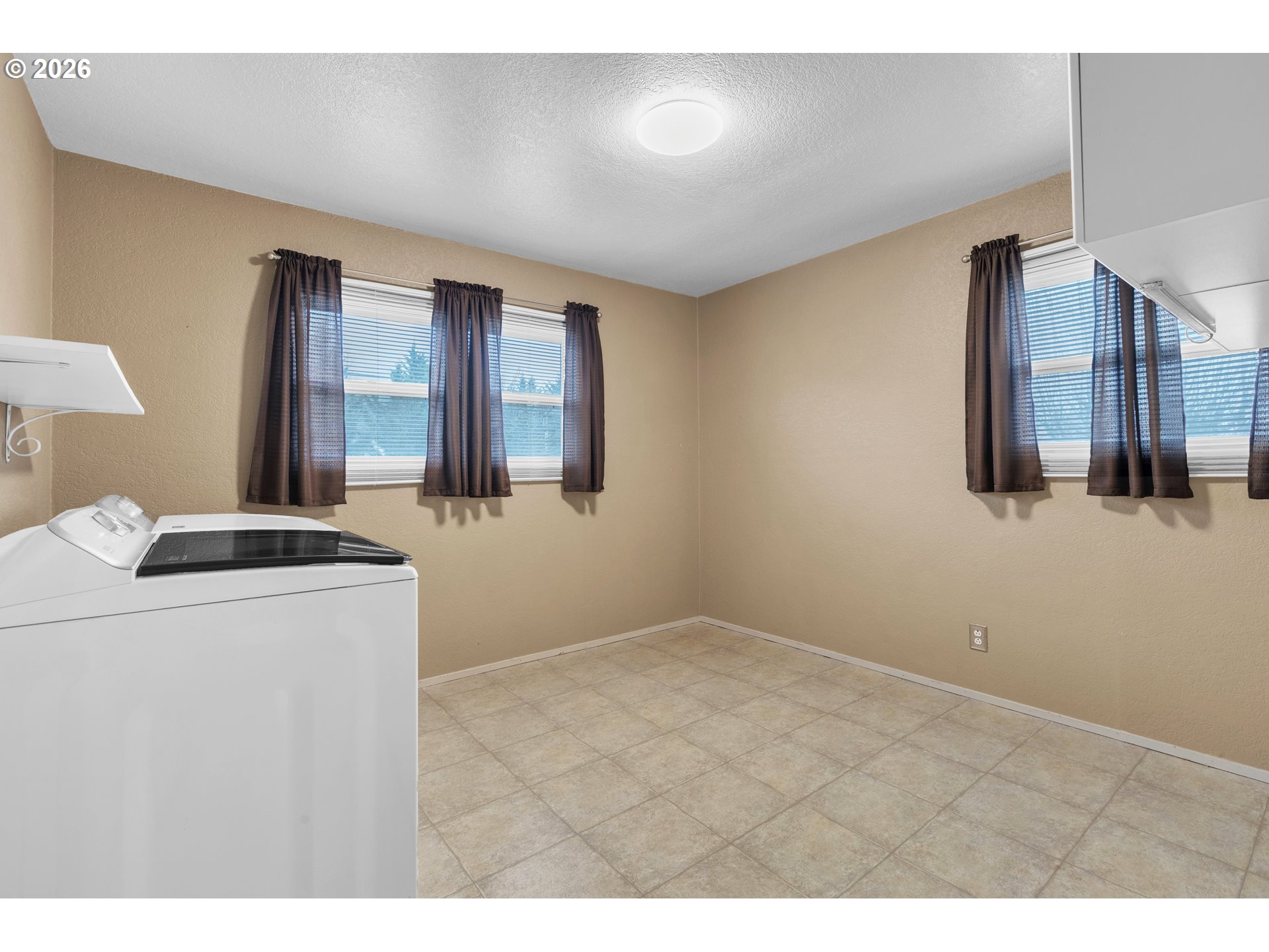 2035 Nonpareil Road Sutherlin, OR 97479 - Photo 27 of 48 Bedroom