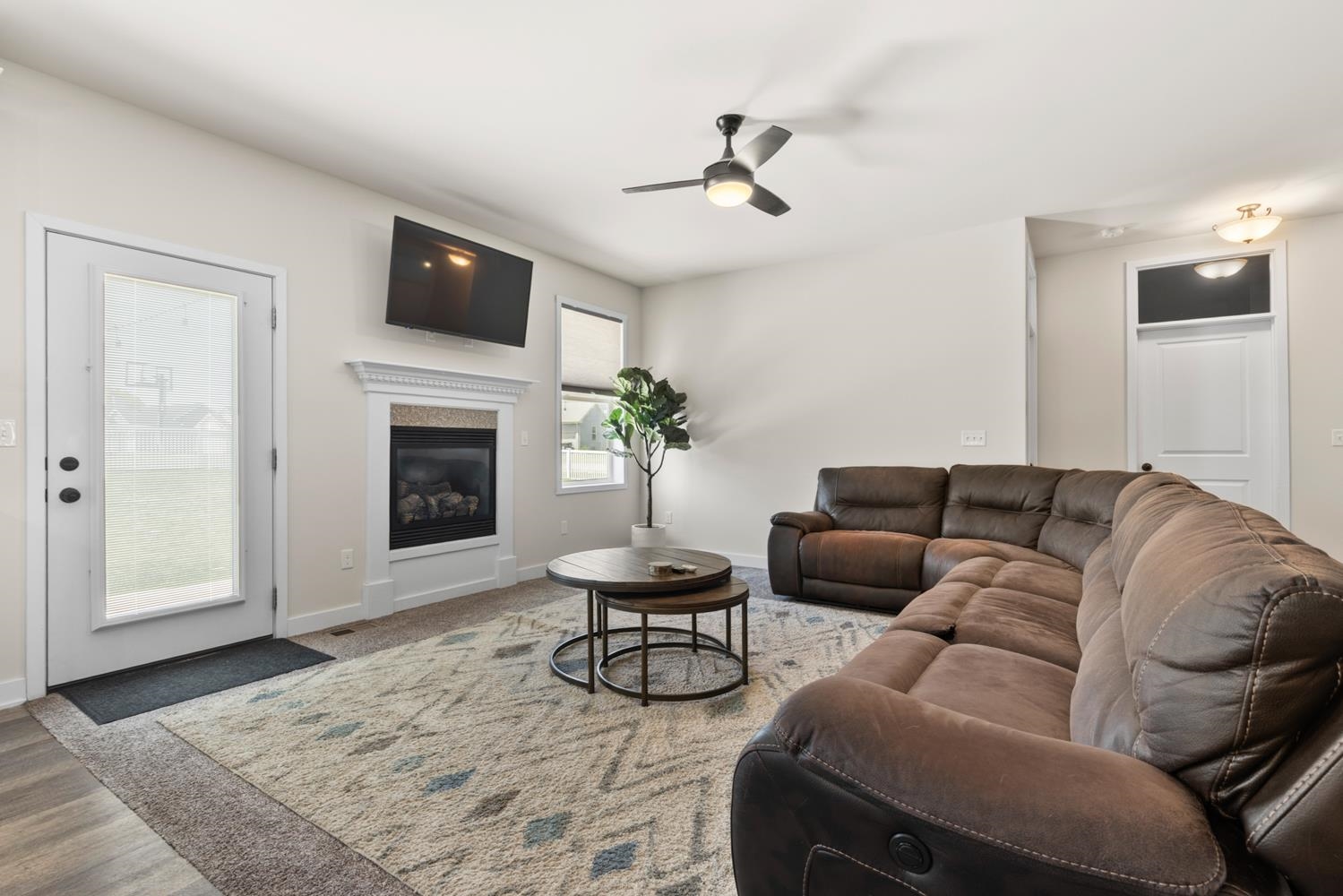 9910 Lismore Road Roscoe, IL 61073 - Photo 3 of 26 Gallery Image 3