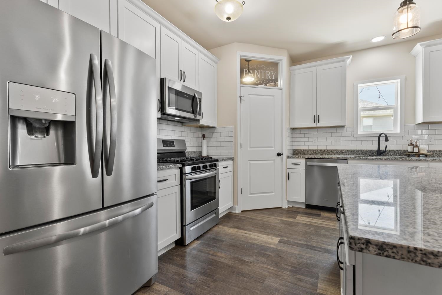 9910 Lismore Road Roscoe, IL 61073 - Photo 7 of 26 Gallery Image 7