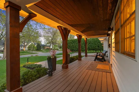$2,250,000 | 225 Broadway Avenue North, Wayzata, MN 55391