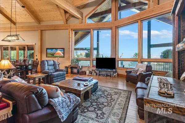 $4,700,000 | 62924 Wolf Creek Lane, North Powder, OR 97867