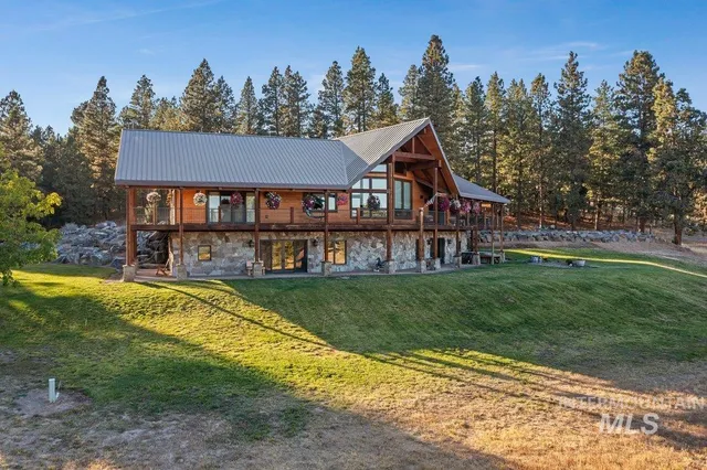 $4,700,000 | 62924 Wolf Creek Lane, North Powder, OR 97867